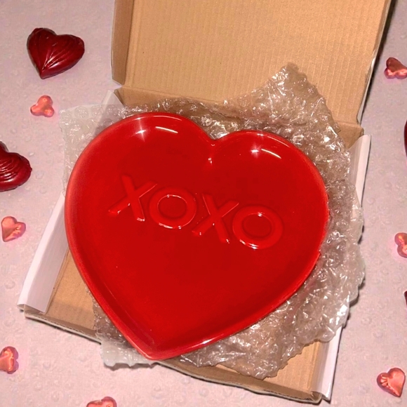Style Life Other - NWT Valentine Heart-Shaped XOXO Red Candy Dish